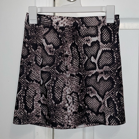 SHEIN Dresses & Skirts - snakeskin mini skirt with slit